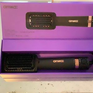 Amira 2 in 1 Blow Dryer + Straightening Brush